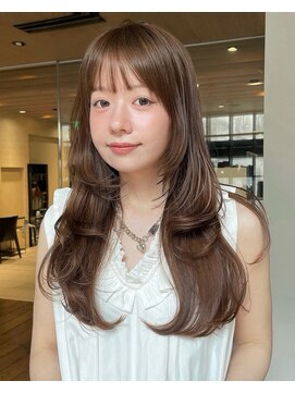 クィーンズガーデンバイケーツーギンザ(QUEEN’S GARDEN by K two GINZA) ロングレイヤー/顔まわりカット/透明感カラー/アッシュブラウン