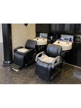 落ち着いた雰囲気の店内でゆったりリラックス♪黒を基調としたSPAブースで贅沢な時間をお過ごしください。