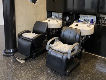 レヴィア(Revia)の写真/落ち着いた雰囲気の店内でゆったりリラックス♪黒を基調としたSPAブースで贅沢な時間をお過ごしください。