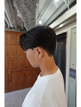 レーヴス(REVES) 大人の刈り上げセンターパート