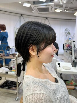 メモリーズ 表参道(Memories) 骨格補正の丸みショート×サイドバングで360°美シルエット♪