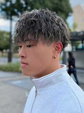 スラッシュ(SLASH) ツイストスパイラル/波巻きパーマ/ホワイトメッシュ/姫路