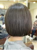 春らしく、バッサリミニボブ