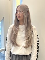 ニューヨークニューヨーク なんば道頓堀店(NYNY)&nbsp;ロングレイヤーカット/ホワイトカラー