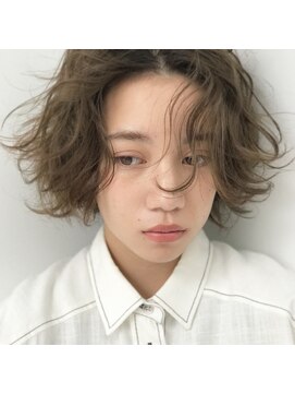 コス(kos) フラッフィショート＊カーキグレージュ