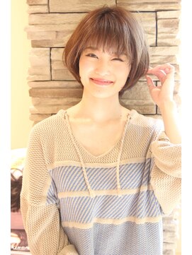 レウナ 外苑前(Reuna) 【30代40代50代】毛流れ綺麗なひし形ショート　ショーボブ