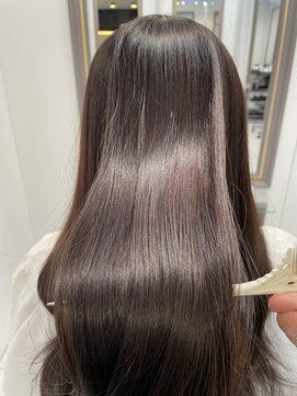 エスカーラ 表参道(THE ESCALA) @aidaman321/美髪/ホワイトグレージュ/大人かわいい/