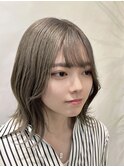ミディアムボブ/外ハネ/ミルクティグレージュ