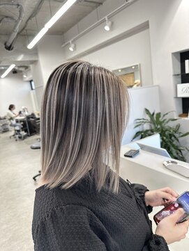 ユウル 横浜(juhl.) バレイヤージュ/ケアブリーチ/シャドウルーツ/ハイトーンカラー