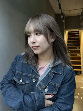 ジーナ(XENA) オリーブブラウン×小顔に魅せるヘア×渋谷