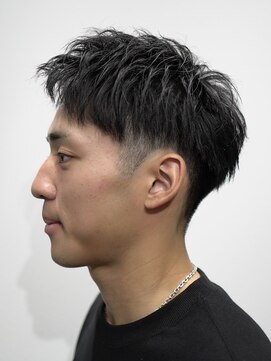 グランツ(Glanz) ショートレイヤー 〔松本市メンズカット/眉カット〕