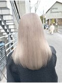 ホワイトブロンド 美髪 イメチェン 外ハネボブ ワイドバング