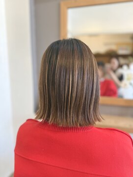 ウイ(u'i) 切りっぱなしボブ