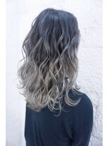 ティンク 天神(Tink)&nbsp;グラデーション/モノトーングレージュ/セミロング