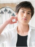 マットブラウン簡単スタイリングな耳だしショートE戸頭