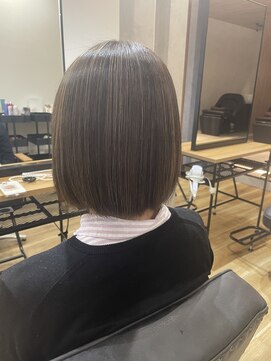アフィネ ヘアライフデザイン(Affiner HAIR LIFE DESIGN) 艶々ハイライト切りっぱなしボブ