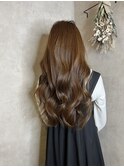 「縮毛矯正でも巻ける！スタイリング自由な新時代の髪」