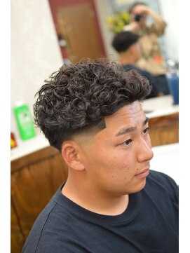 ラフカッターズZ 町田店 テーパーフェードパーマ【町田/理容室/床屋/顔剃り】