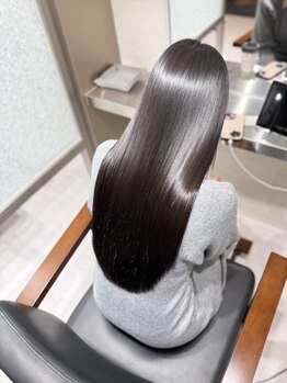 ルーカス(Lucas)の写真/【南船場/心斎橋】クセや広がりを抑えたい方にオススメ!髪質改善や縮毛矯正で、毛先まで潤うサラ艶髪に*
