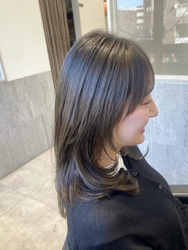 アトリエ(Atelier) ソフトウルフなレイヤースタイル×ブルーブラウン