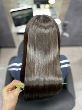 シンシア ドゥエ 新宿(CYNTHIA DUE) 【CYNTHIA/irisu】ダークアッシュ /似合わせカット