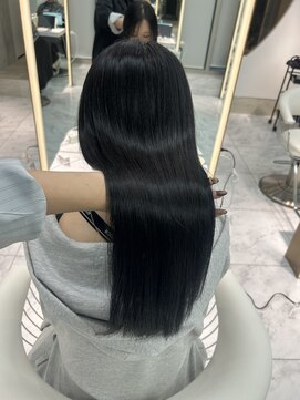 ロンドルピナス 小倉(Lond Lupinus) ミディアムレイヤーカット/似合わせカット/大人ガーリー/20代