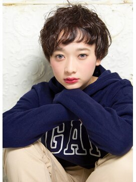 オーガスト ヘア ネイル(AUGUST hair nail) リアルくせ毛ショート　【横浜駅】