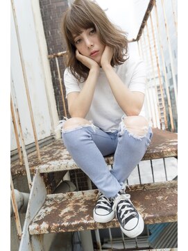 トッカ ヘアアンドトリートメント 難波店 ミルクティーブルージュ&ハイライト