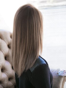 リリアン 表参道(relian) 後ろ姿美人カット