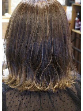 ヘアー クリエイト カルバリ(HAIR CREATE Calbari) ハイライト×切りっぱなしボブ