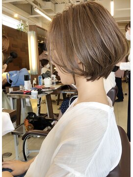 キアラ(Kchiara) 短過ぎない前下がりショートkchiara天神川野直人