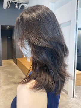 アイティーバイアルバム 下北沢店(IT by ALBUM) アッシュミディ_チェリーブラウンフェミニンロング_ba408611