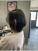 ストレートパーマで自然なレイヤーボブ
