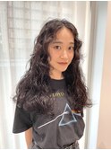 根本からしっかり外国人風ナチュラルロングパーマ