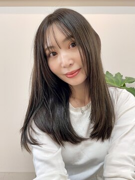 シダ(sida SAIIN) ★ ミルクティーアッシュ20代30代ぱっつん前髪ボブパーマ