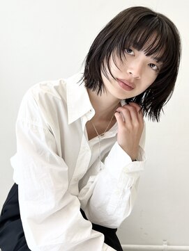 ココ 原宿(KOKO) 切りっぱなしボブ黒髪小顔レイヤーオリーブグレーココアベージュ