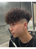 カーリーパーマ　ツイストスパイラル眉カットメンズパーマ