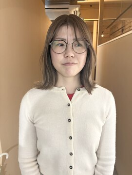 モクレン(mokuren.) ミディアムベージュカラー