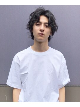 くせ毛風パーマ メンズミディアムスタイル ショートレイヤー L039456043 リーピース Lepes のヘアカタログ ホットペッパービューティー