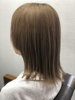 アトリエナガノ(atelier nagano)&nbsp;ニュアンスカラー/センターパート/ツヤ髪スタイル/ブルージュ