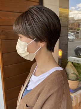 キュオンシア(CUEON. ciea) ハンサムショート×オリーブベージュ