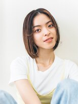 ピズム(PISM)&nbsp;センターパートAラインボブ/ペールベージュ/カールヘア