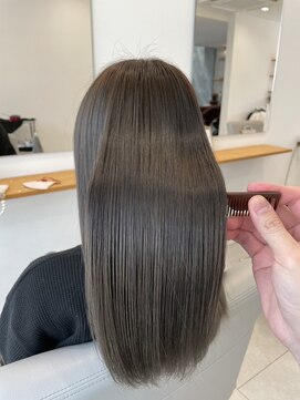 プリュム(Plume) グレージュヘア