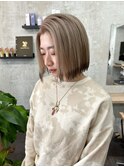 裾カラー/切りっぱなしボブ