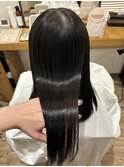 シルキーエステと暗髪カラーで抜群の透明感