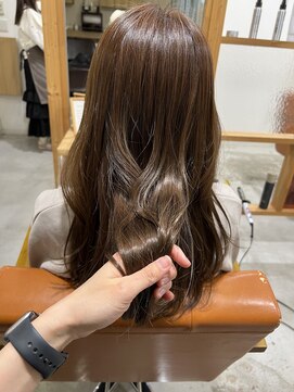 ジジ 宇都宮(Gigi) メルティカラー/フェミニンロング/似合わせカット/宇都宮