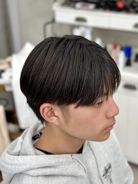 レヴィア(REVIA) メンズカット眉毛カットフェードカットマッシュ