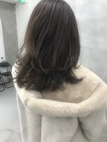 グランツ ノイ(GLANZ Noi) レイヤーカットウルフカットオリーブベージュハイライトカラー