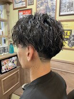 トウキョウバーバーヴァッシュ 北千住店(Tokyo Barber VASH)&nbsp;ツーブロックマッシュ/波巻き/ハイライト/束感[北千住/理容室]