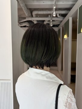 ムーム(Momb) 根本くらめのプレイングカラー